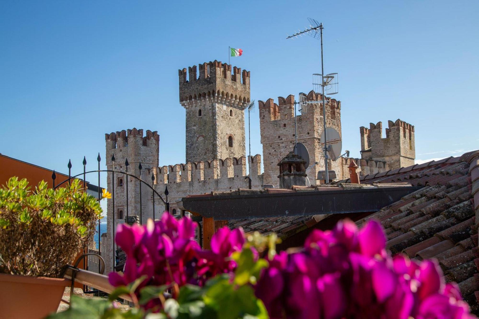 Sirmione4U - Domus By The Castle Leilighet Eksteriør bilde