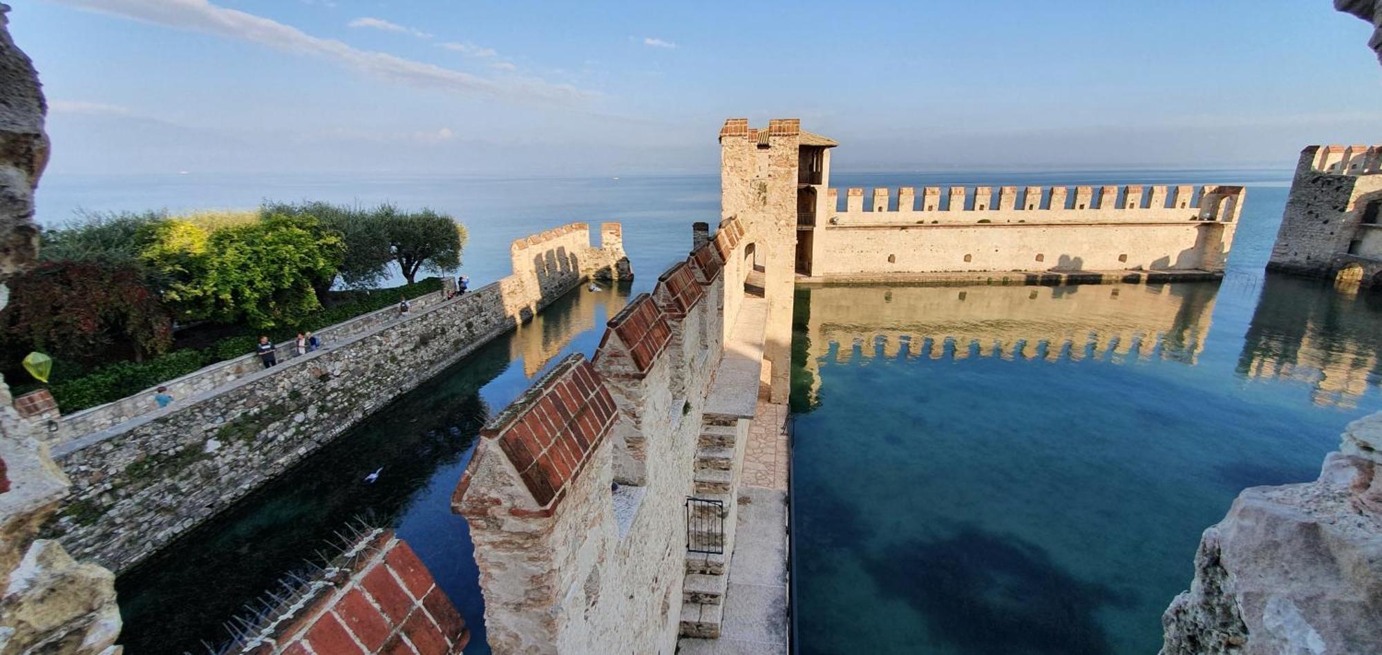 Sirmione4U - Domus By The Castle Leilighet Eksteriør bilde